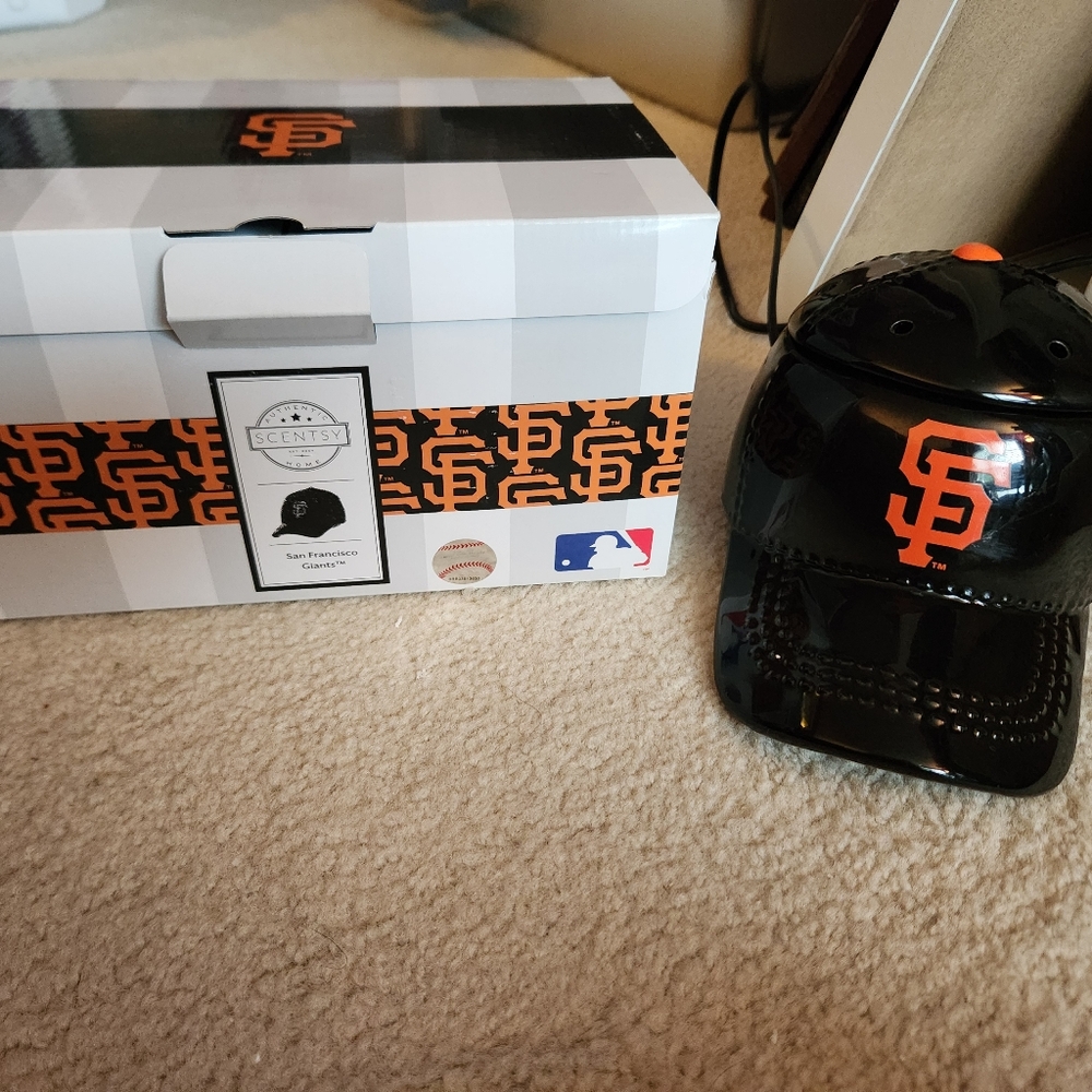 San Francisco Giants Black Cap Warmer